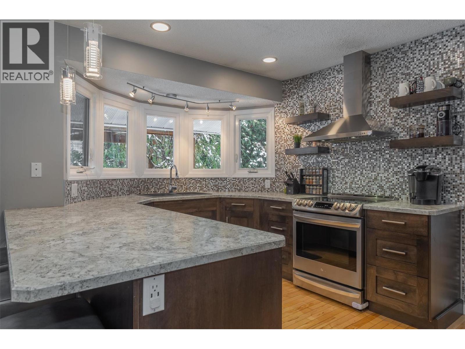 745 Wenric Crescent, Kelowna, British Columbia  V1X 5R6 - Photo 4 - 10371768