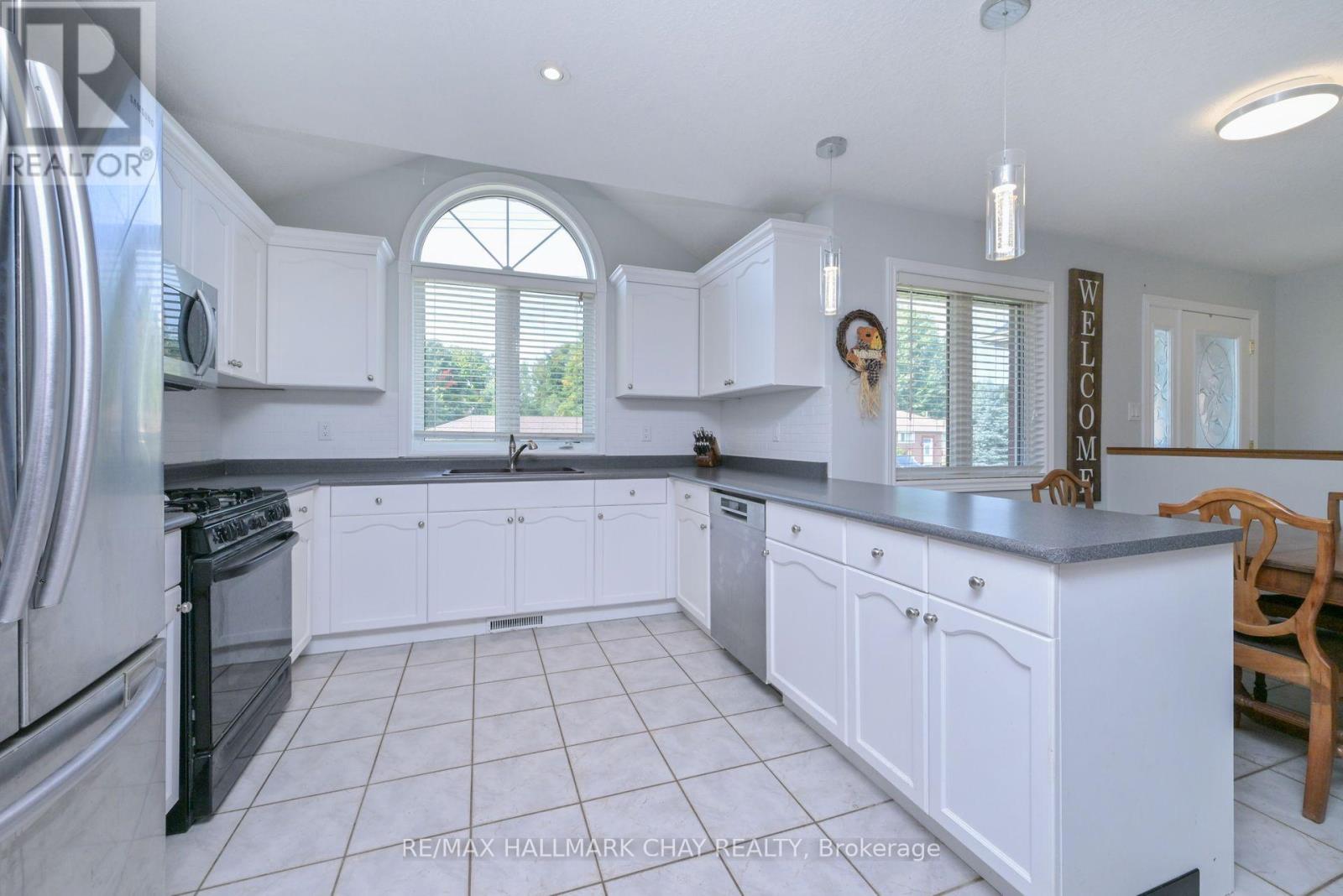 29 Wales Avenue N, Adjala-Tosorontio, Ontario  L0M 1J0 - Photo 5 - N12419668