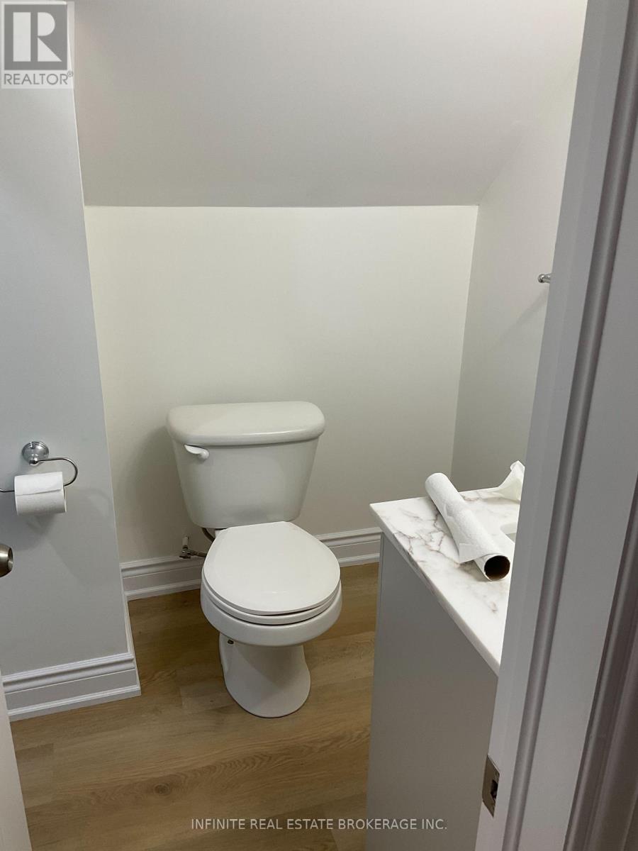 78 Starhill Crescent, Brampton, Ontario  L6R 2W1 - Photo 9 - W12724482