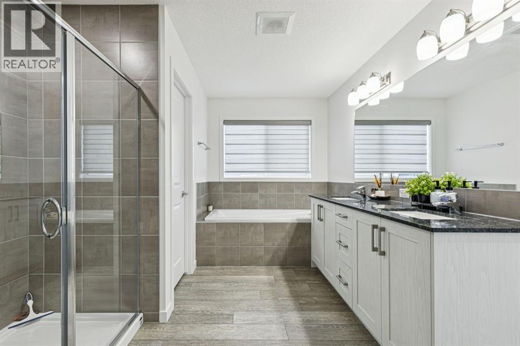 1124 Chinook Gate Bay Sw, Airdrie, Alberta  T4B 5J2 - Photo 19 - A2281954