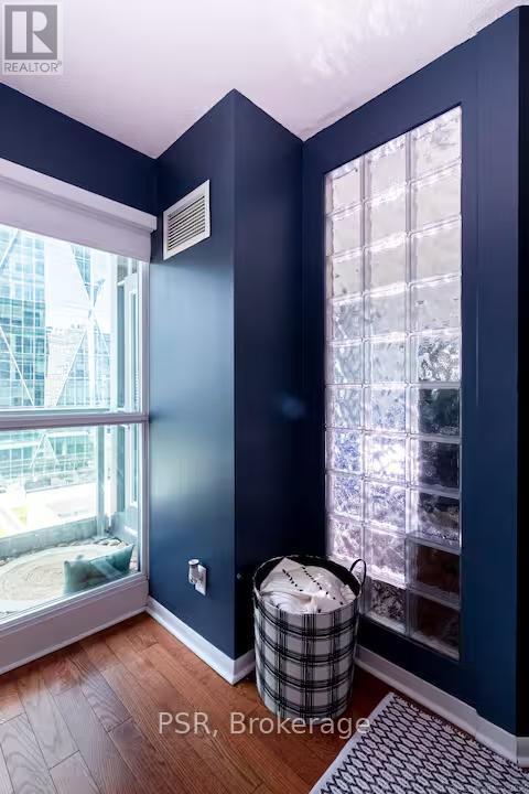 2014 - 18 Yonge Street, Toronto, Ontario  M5E 1Z8 - Photo 12 - C12734416