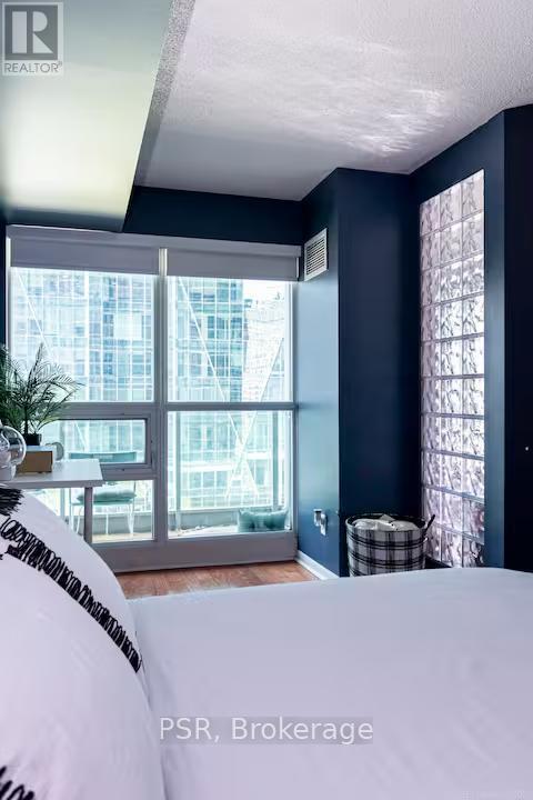 2014 - 18 Yonge Street, Toronto, Ontario  M5E 1Z8 - Photo 14 - C12734416