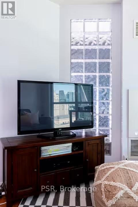 2014 - 18 Yonge Street, Toronto, Ontario  M5E 1Z8 - Photo 15 - C12734416