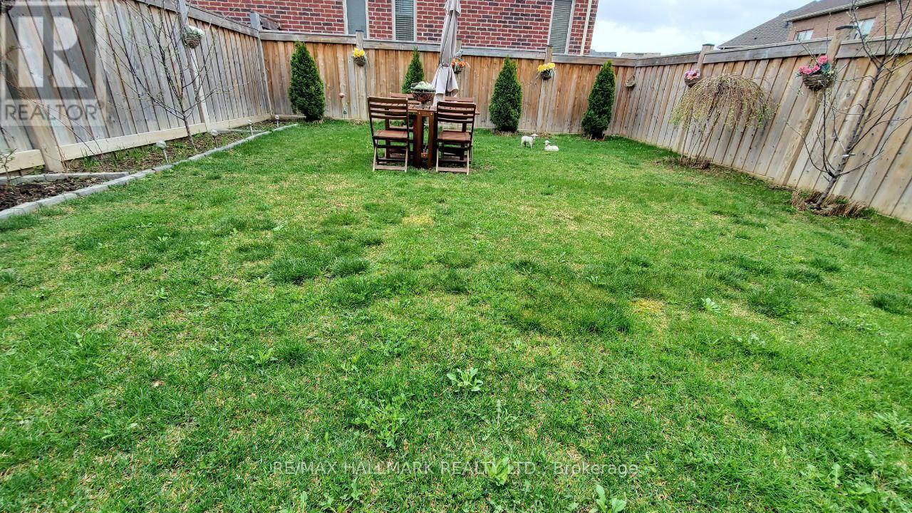 #main&2nd - 19 Chouinard Way, Aurora, Ontario  L4G 0V9 - Photo 11 - N12734418