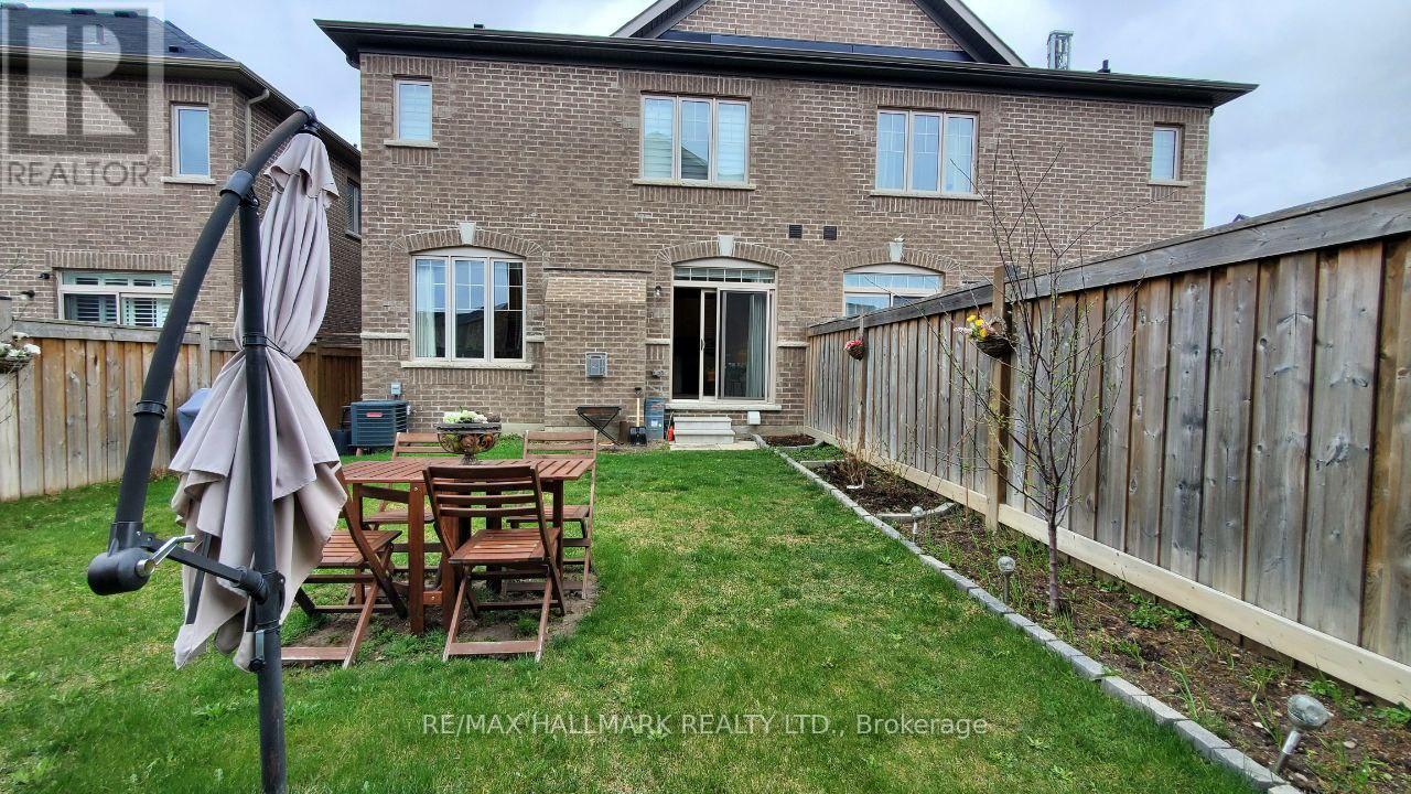 #main&2nd - 19 Chouinard Way, Aurora, Ontario  L4G 0V9 - Photo 12 - N12734418