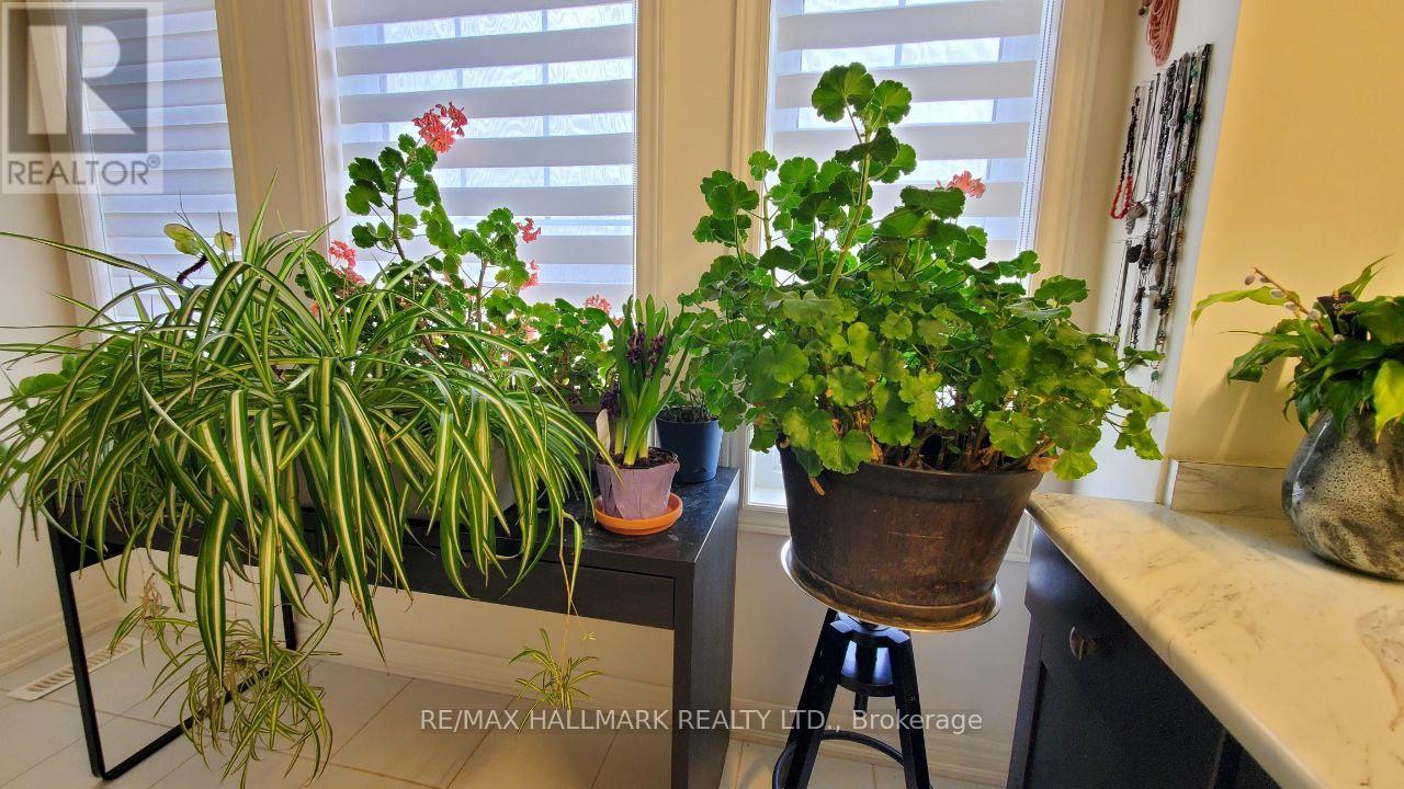 #main&2nd - 19 Chouinard Way, Aurora, Ontario  L4G 0V9 - Photo 29 - N12734418