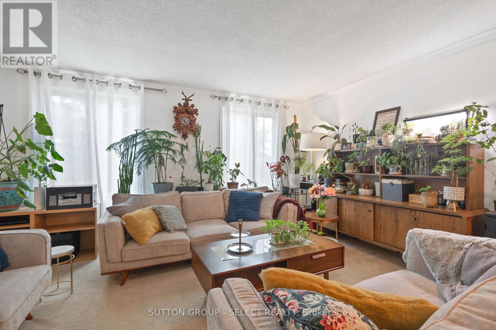 72 Blanchard Crescent, London North, Ontario  N6G 4E4 - Photo 5 - X12734440