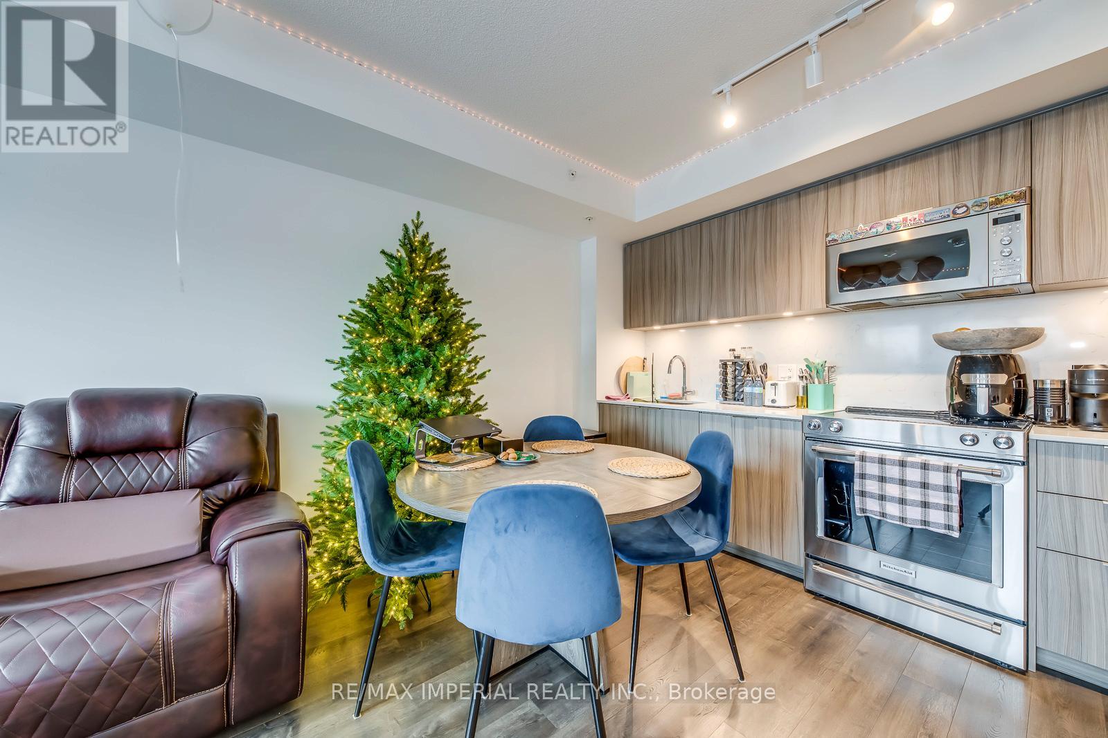 204 - 30 Samuel Wood Way, Toronto, Ontario  M9B 1B1 - Photo 10 - W12720098