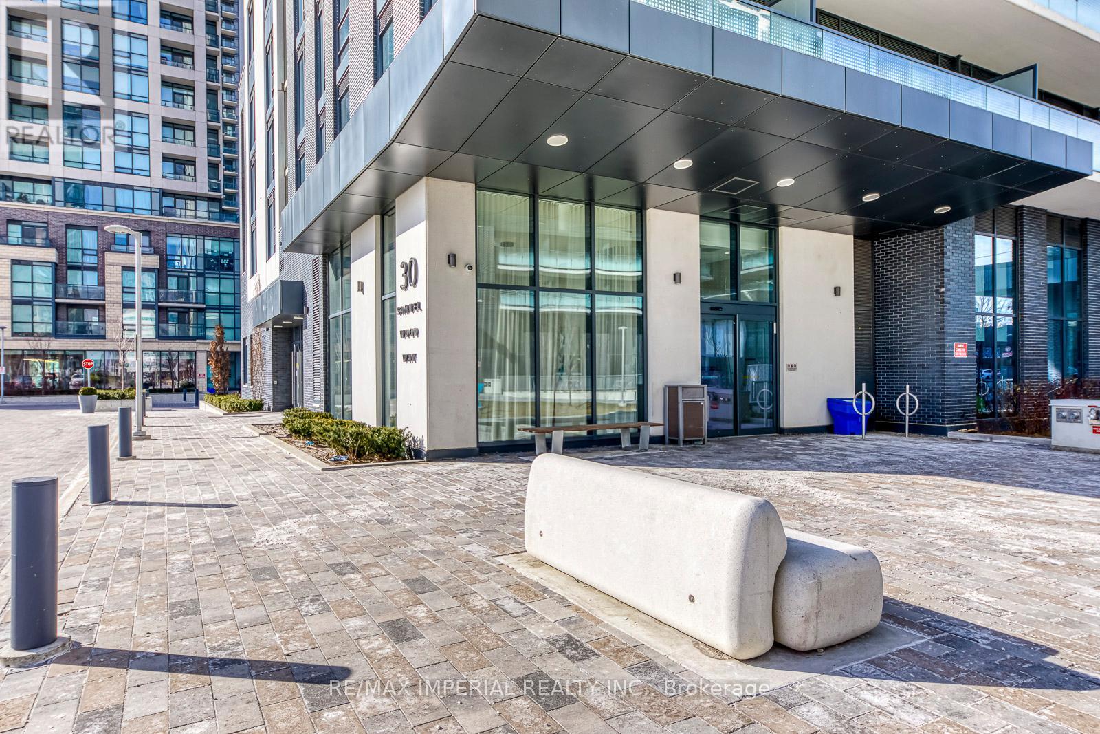 204 - 30 Samuel Wood Way, Toronto, Ontario  M9B 1B1 - Photo 2 - W12720098