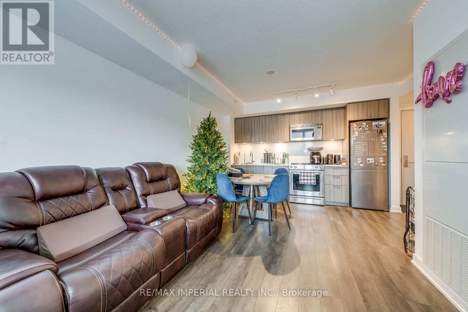 204 - 30 Samuel Wood Way, Toronto, Ontario  M9B 1B1 - Photo 8 - W12720098