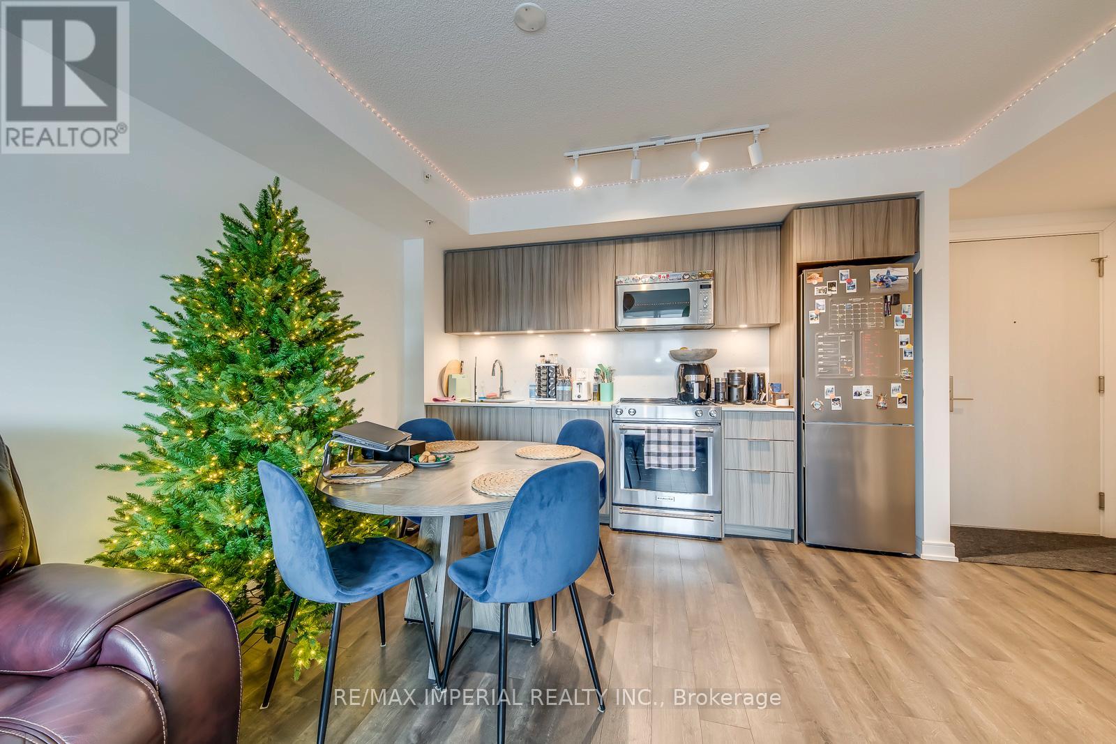 204 - 30 Samuel Wood Way, Toronto, Ontario  M9B 1B1 - Photo 9 - W12720098