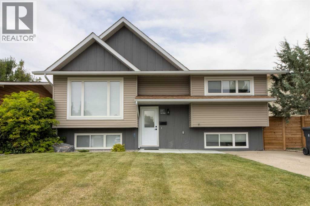23 Trent Road W, Lethbridge, Alberta