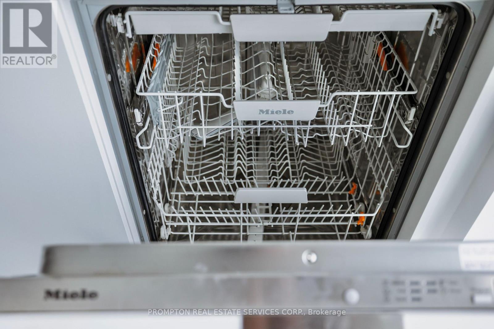 1002 - 50 O'neill Road, Toronto, Ontario  M3C 0R1 - Photo 12 - C12734426