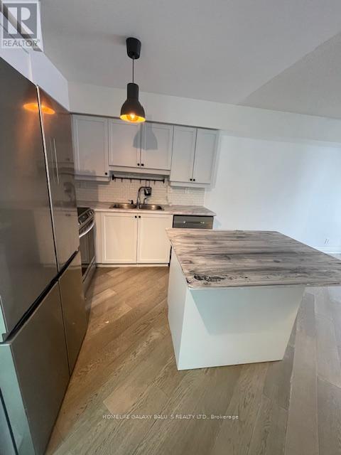 1001 - 78 Harrison Garden Boulevard, Toronto, Ontario  M2N 7E2 - Photo 2 - C12734434