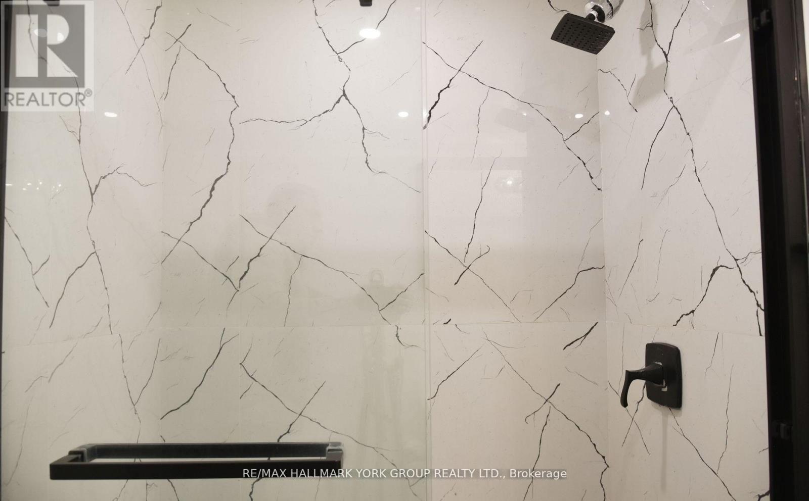 181 Penn Avenue, Newmarket, Ontario  L3Y 2S4 - Photo 8 - N12734432