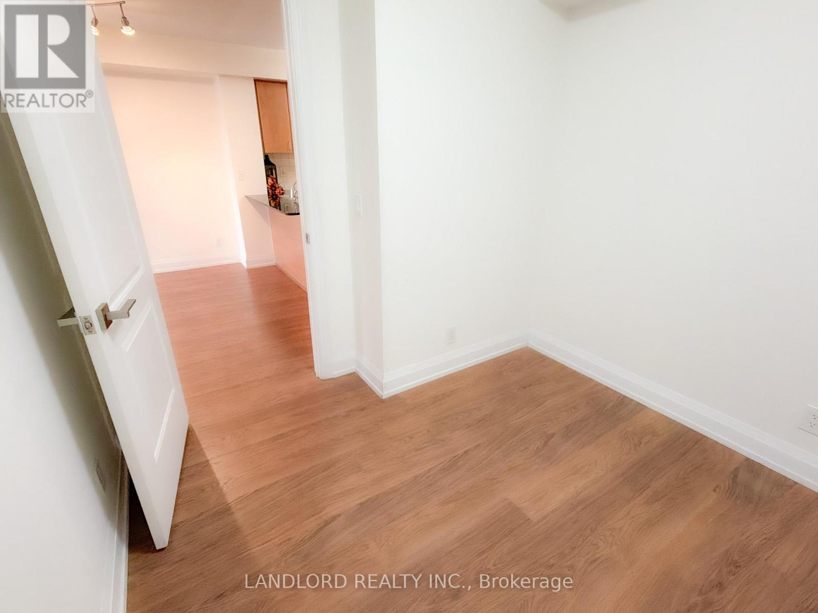 801 - 1070 Sheppard Avenue W, Toronto, Ontario  M3J 0G8 - Photo 14 - W12734446