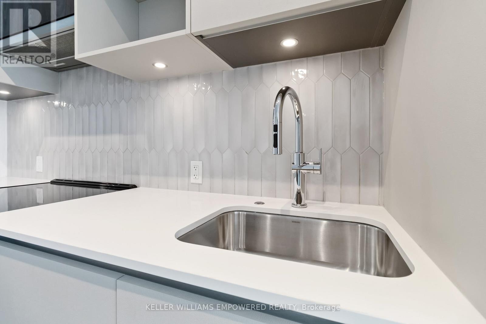 140 - 3010 Trailside Drive, Oakville, Ontario  L6M 5R1 - Photo 11 - W12734448