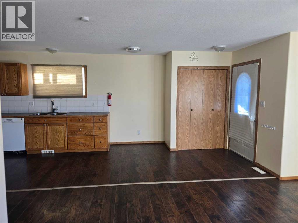 244 16 Street E, Brooks, Alberta  T1R 1K3 - Photo 4 - A2263675