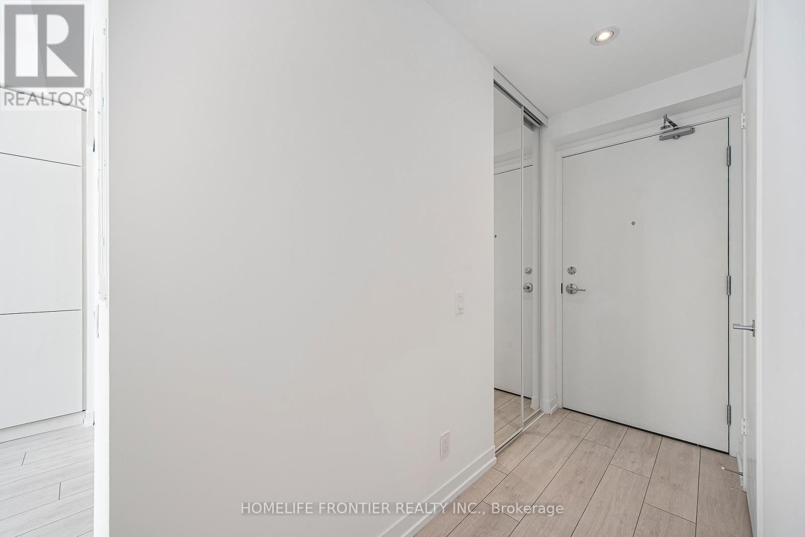 4706 - 5 Buttermill Avenue, Vaughan, Ontario  L4K 0J5 - Photo 2 - N12734276