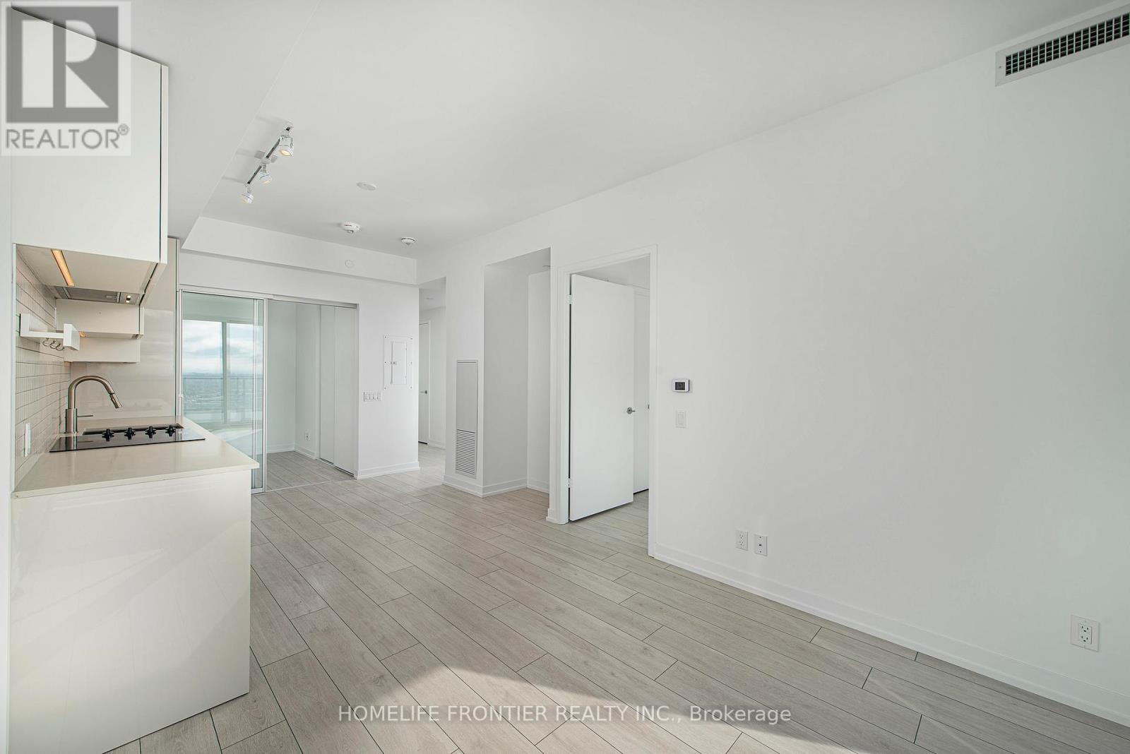 4706 - 5 Buttermill Avenue, Vaughan, Ontario  L4K 0J5 - Photo 6 - N12734276