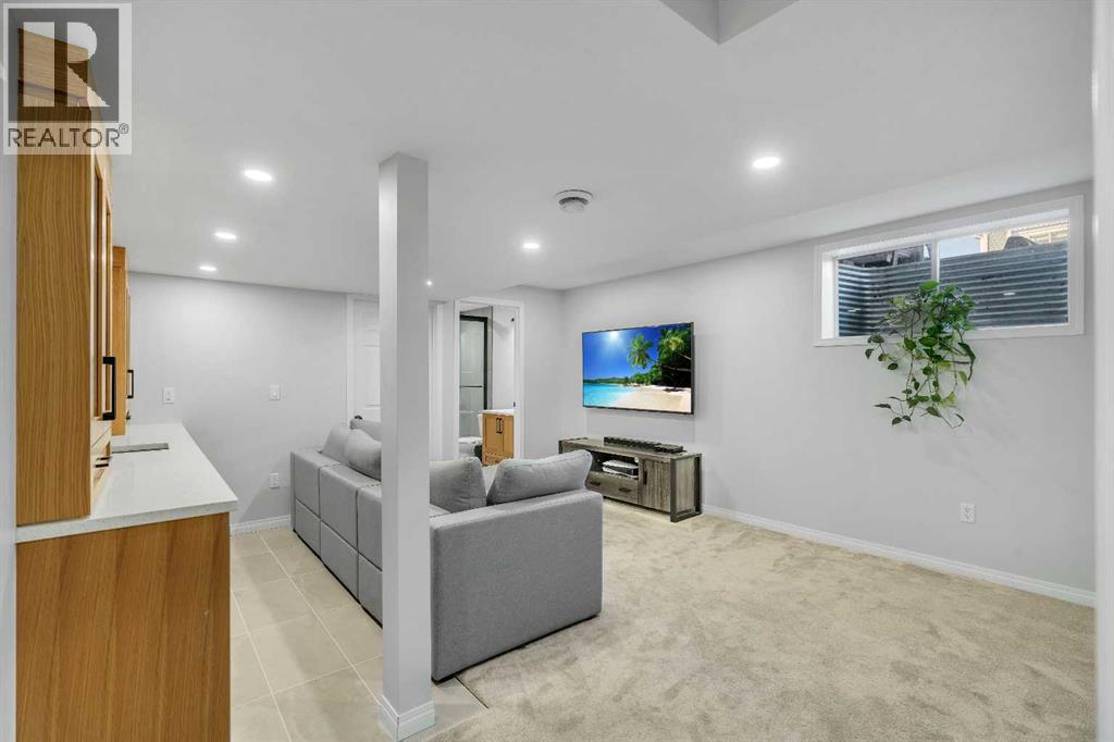 136 Viewpointe Terrace, Chestermere, Alberta  T1X 0R1 - Photo 33 - A2281533