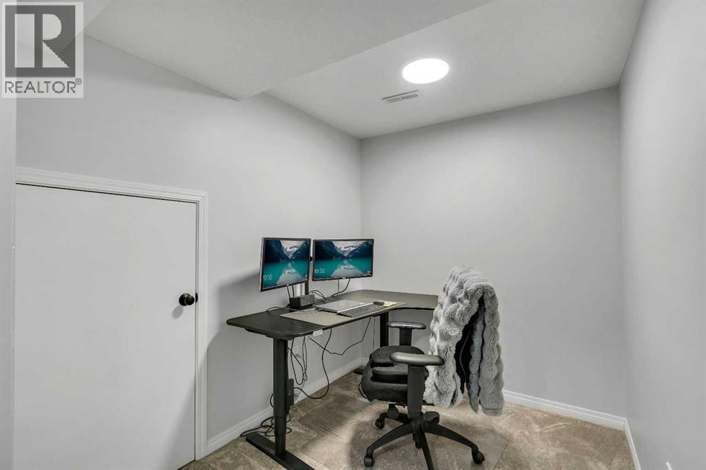 136 Viewpointe Terrace, Chestermere, Alberta  T1X 0R1 - Photo 37 - A2281533