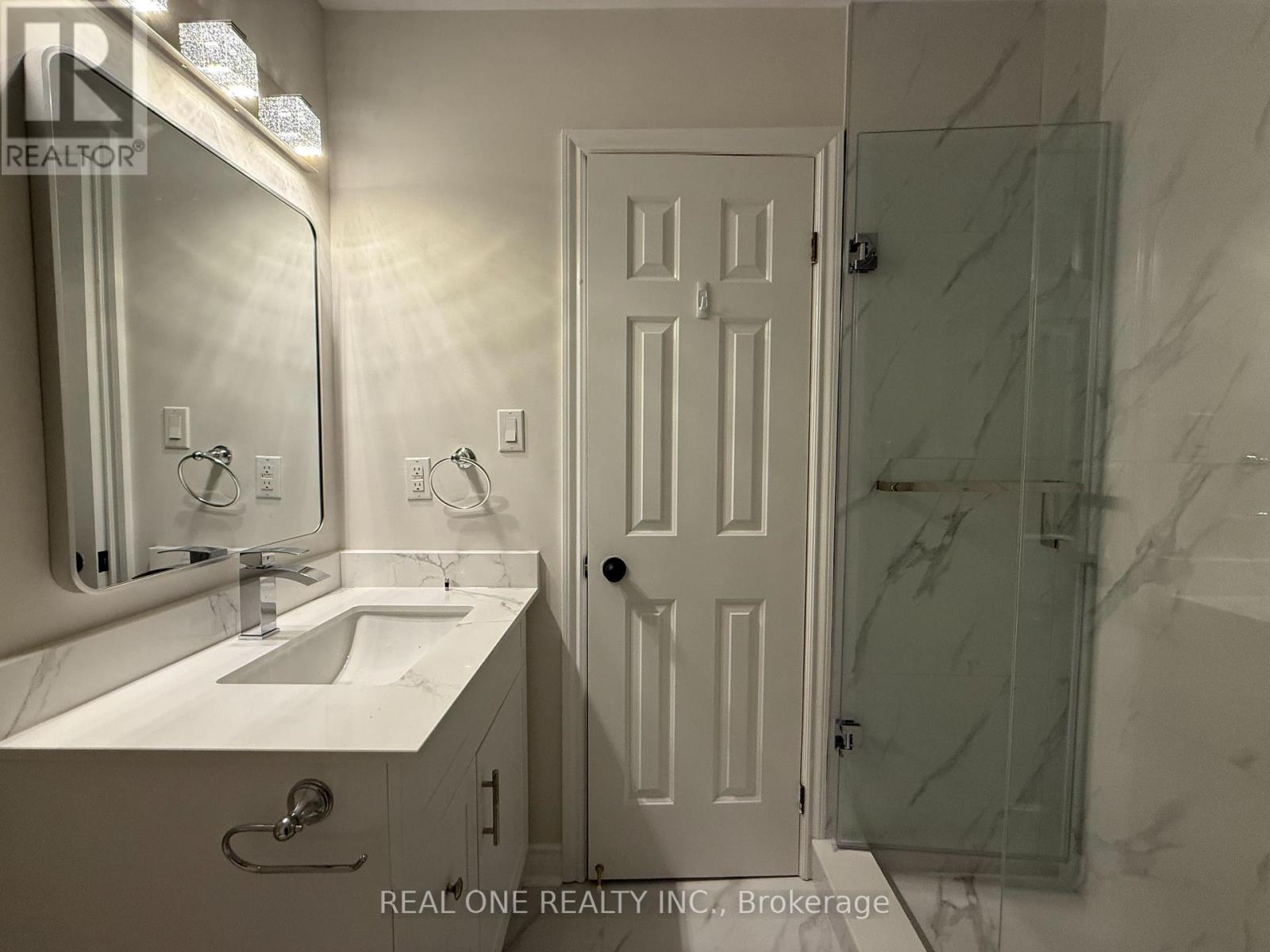 Unit 2 - 1759 Sherwood Forrest Circle, Mississauga, Ontario  L5K 2H7 - Photo 9 - W12734450