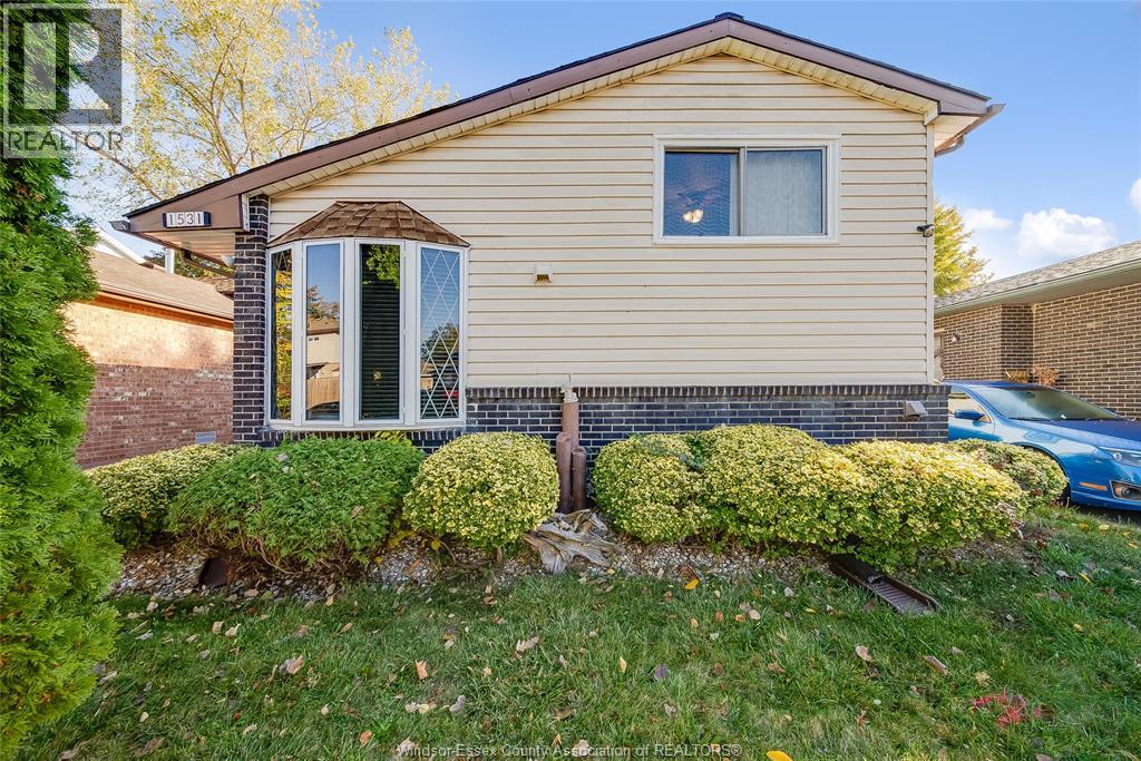 1531 Bayswater Crescent, Windsor, Ontario  N8S 4K5 - Photo 2 - 25029246