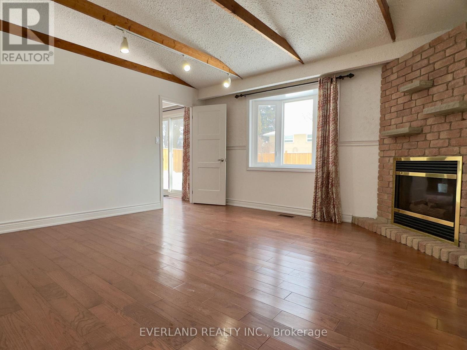 Unit 2 - 7 Shaughnessy Boulevard, Toronto, Ontario  M2J 1H4 - Photo 3 - C12734468