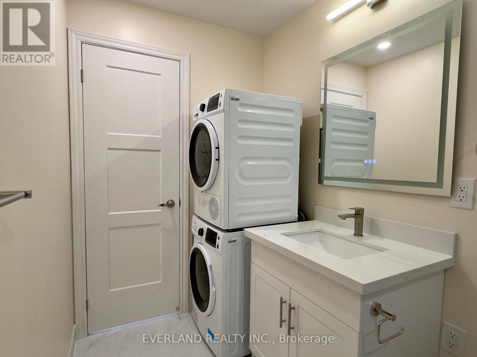 Unit 2 - 7 Shaughnessy Boulevard, Toronto, Ontario  M2J 1H4 - Photo 5 - C12734468