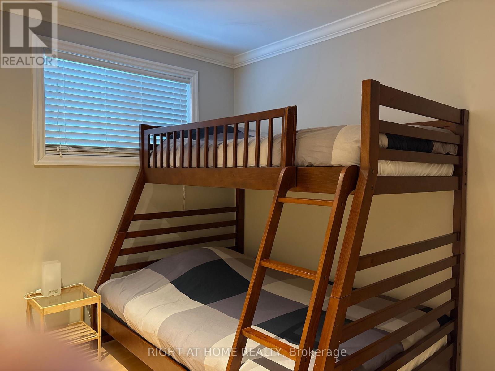 407 Limerick Street, Innisfil, Ontario  L0L 1K0 - Photo 13 - N12734460