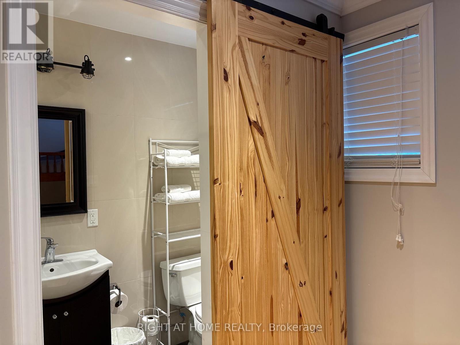 407 Limerick Street, Innisfil, Ontario  L0L 1K0 - Photo 14 - N12734460