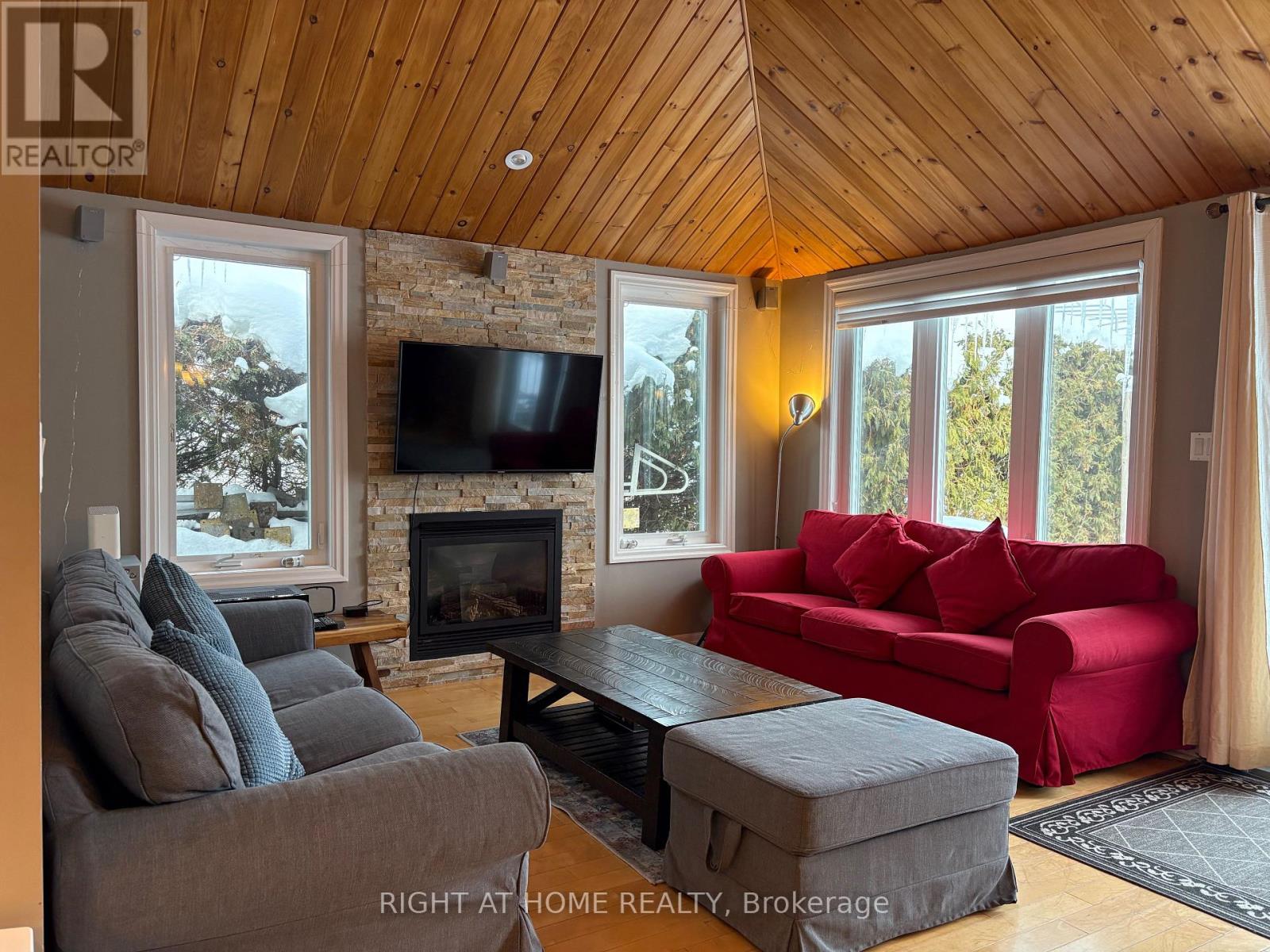 407 Limerick Street, Innisfil, Ontario  L0L 1K0 - Photo 2 - N12734460