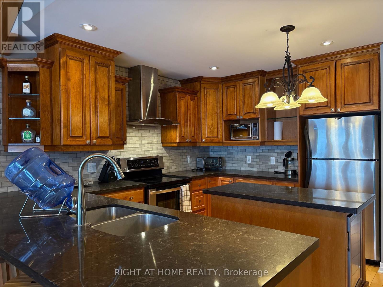 407 Limerick Street, Innisfil, Ontario  L0L 1K0 - Photo 7 - N12734460