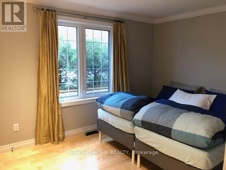 407 Limerick Street, Innisfil, Ontario  L0L 1K0 - Photo 9 - N12734460