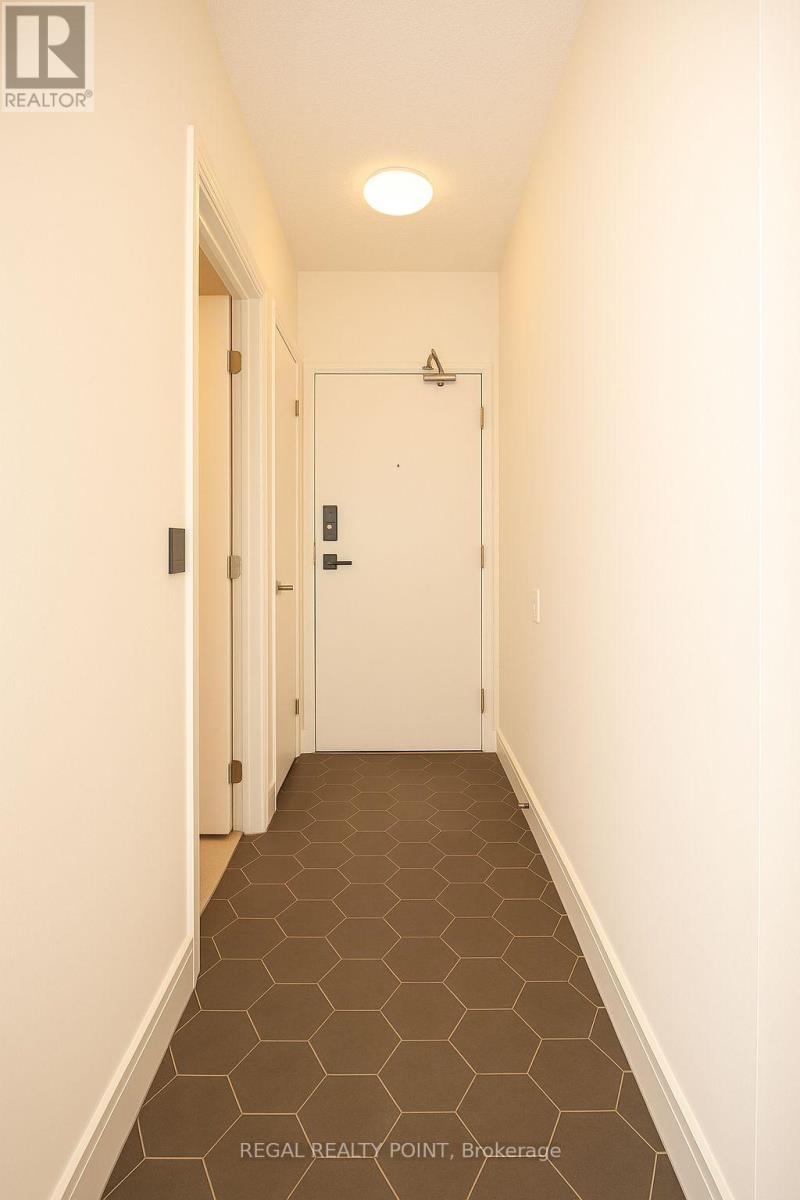 605 - 21 Carlton Street, Toronto, Ontario  M5B 1L3 - Photo 3 - C12665976