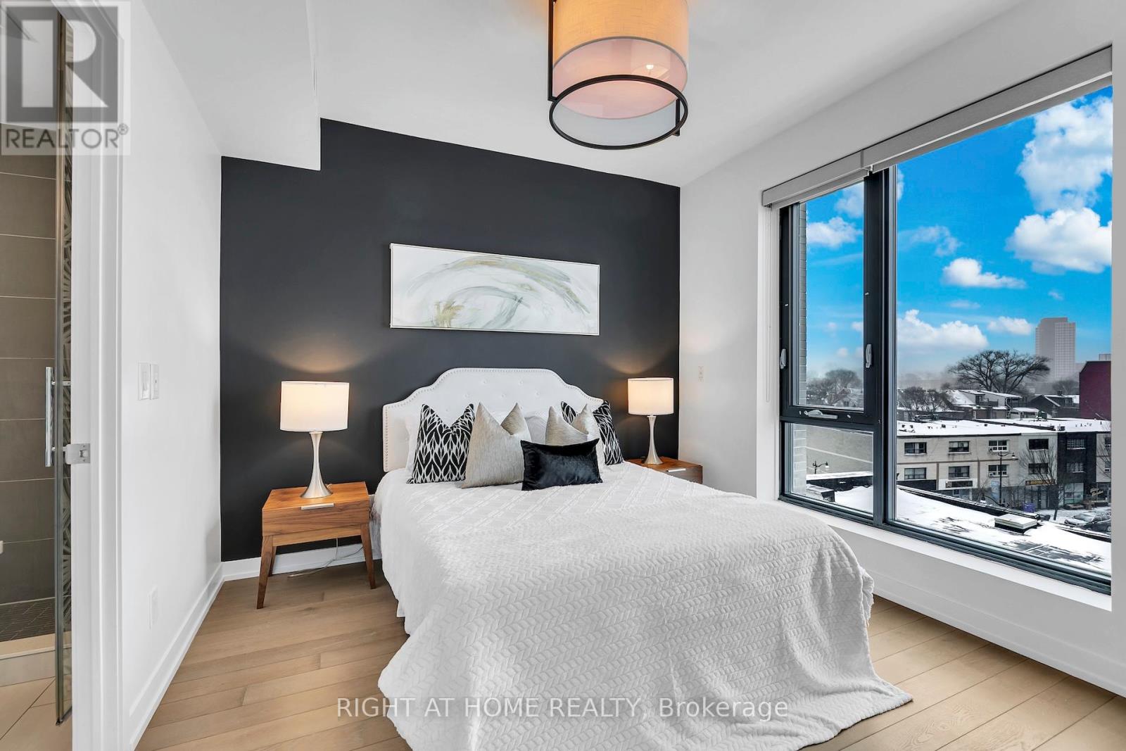 613 - 530 Indian Grove, Toronto, Ontario  M6P 0B3 - Photo 17 - W12734470