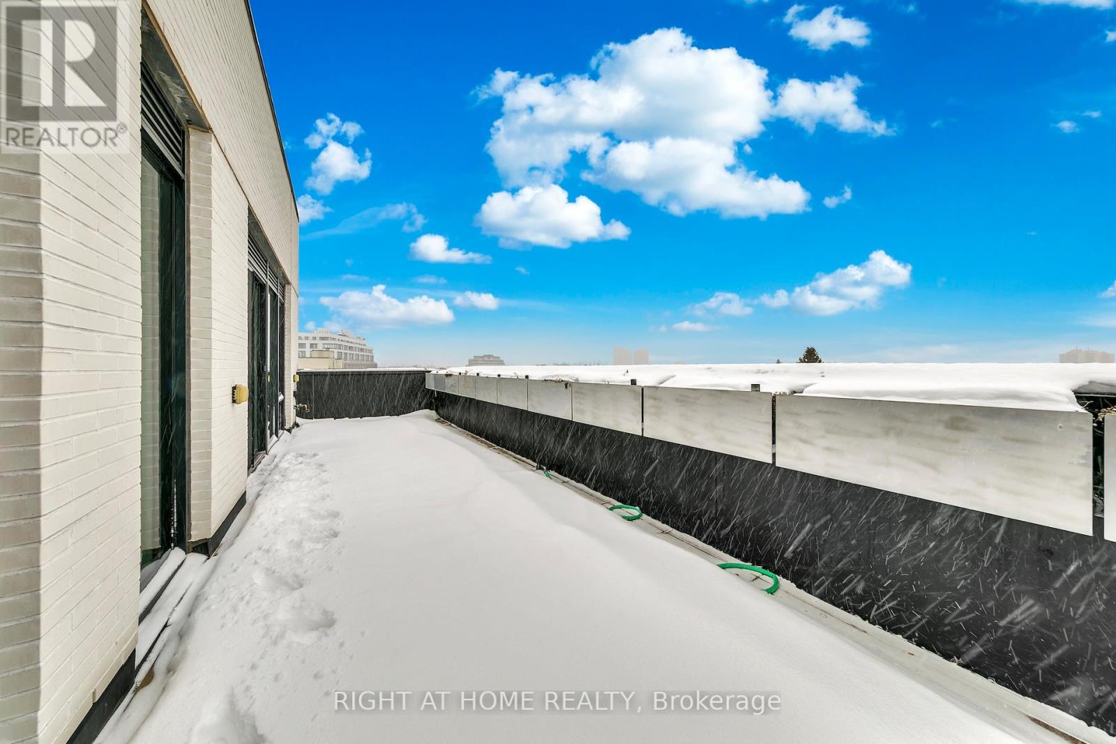 613 - 530 Indian Grove, Toronto, Ontario  M6P 0B3 - Photo 24 - W12734470