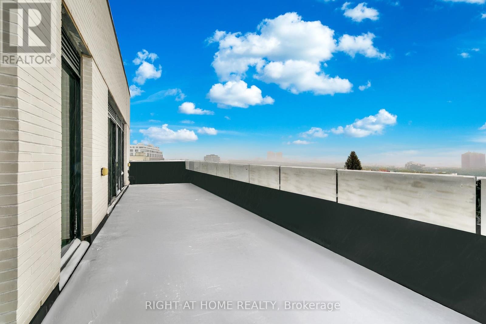 613 - 530 Indian Grove, Toronto, Ontario  M6P 0B3 - Photo 25 - W12734470