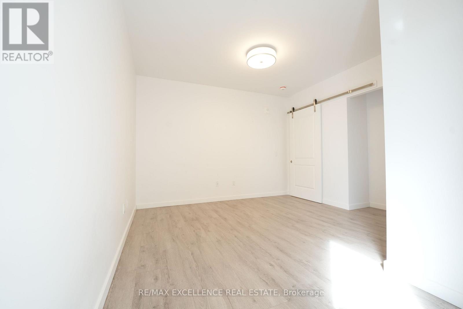 1002 - 181 King Street S, Waterloo, Ontario  N2J 0E7 - Photo 8 - X12734464