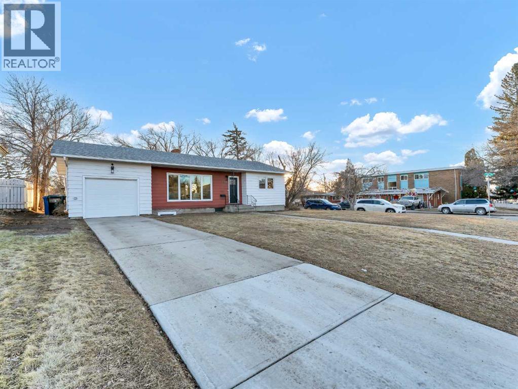 695 6 Street Sw, Medicine Hat, Alberta  T1A 4J4 - Photo 3 - A2279081