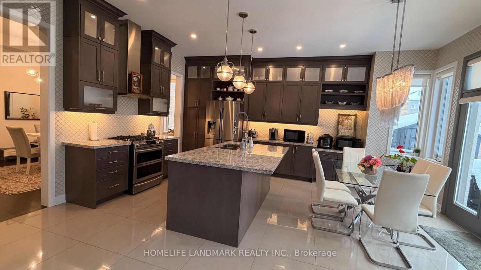 Main & 2nd - 8 Kent Matthew Street, Richmond Hill, Ontario  L4E 1C9 - Photo 11 - N12734472