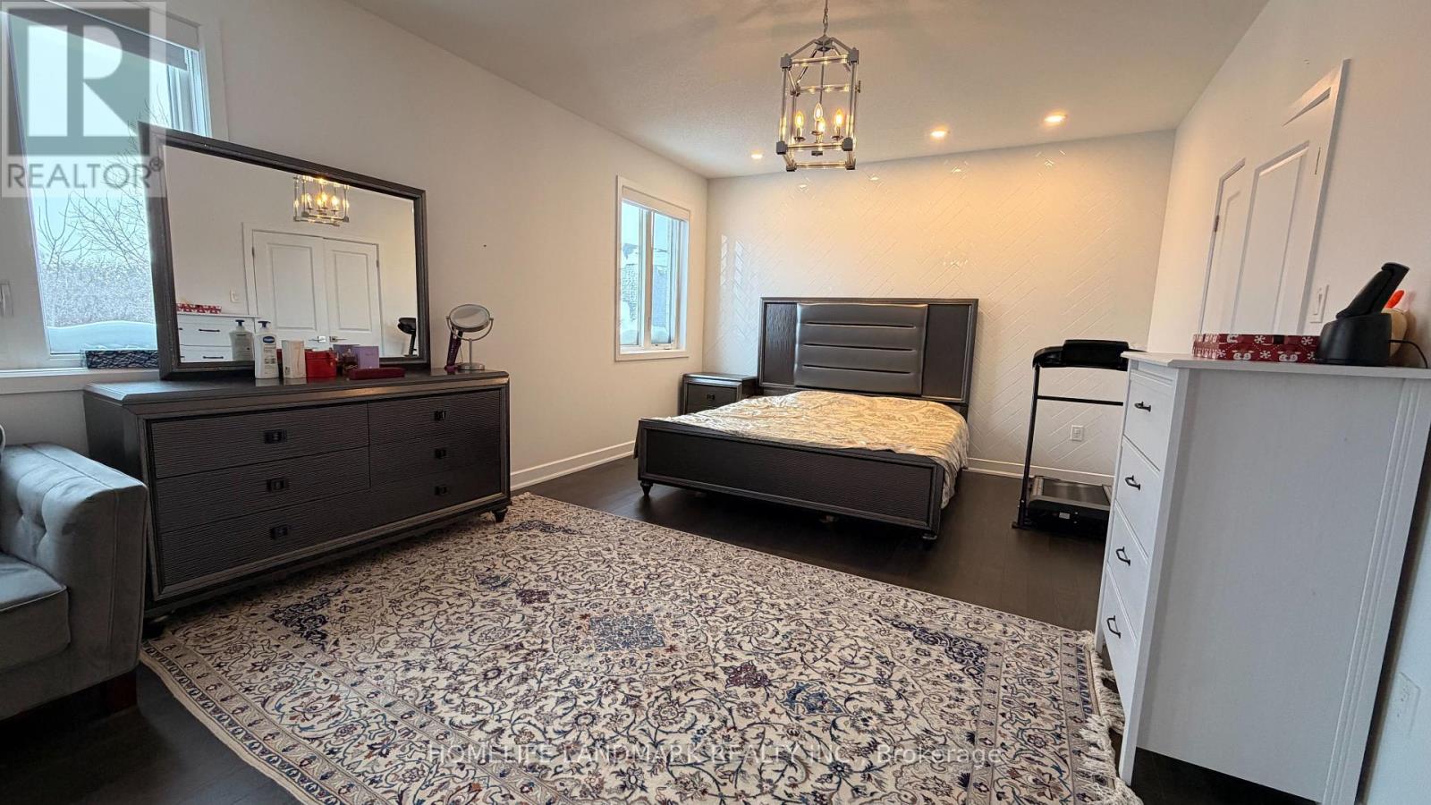 Main & 2nd - 8 Kent Matthew Street, Richmond Hill, Ontario  L4E 1C9 - Photo 13 - N12734472