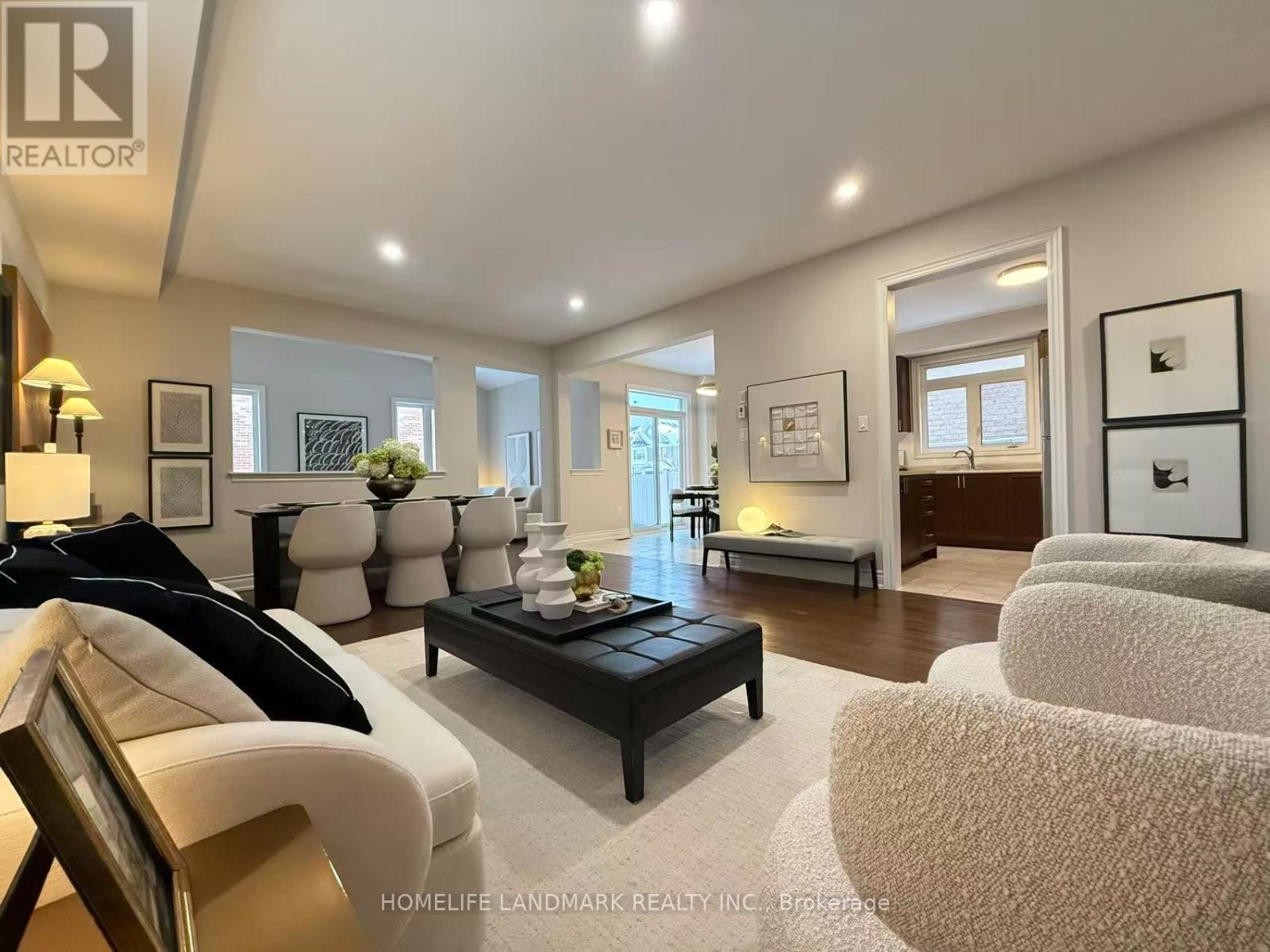 829 Langford Boulevard, Bradford West Gwillimbury, Ontario  L3Z 0C1 - Photo 5 - N12734480