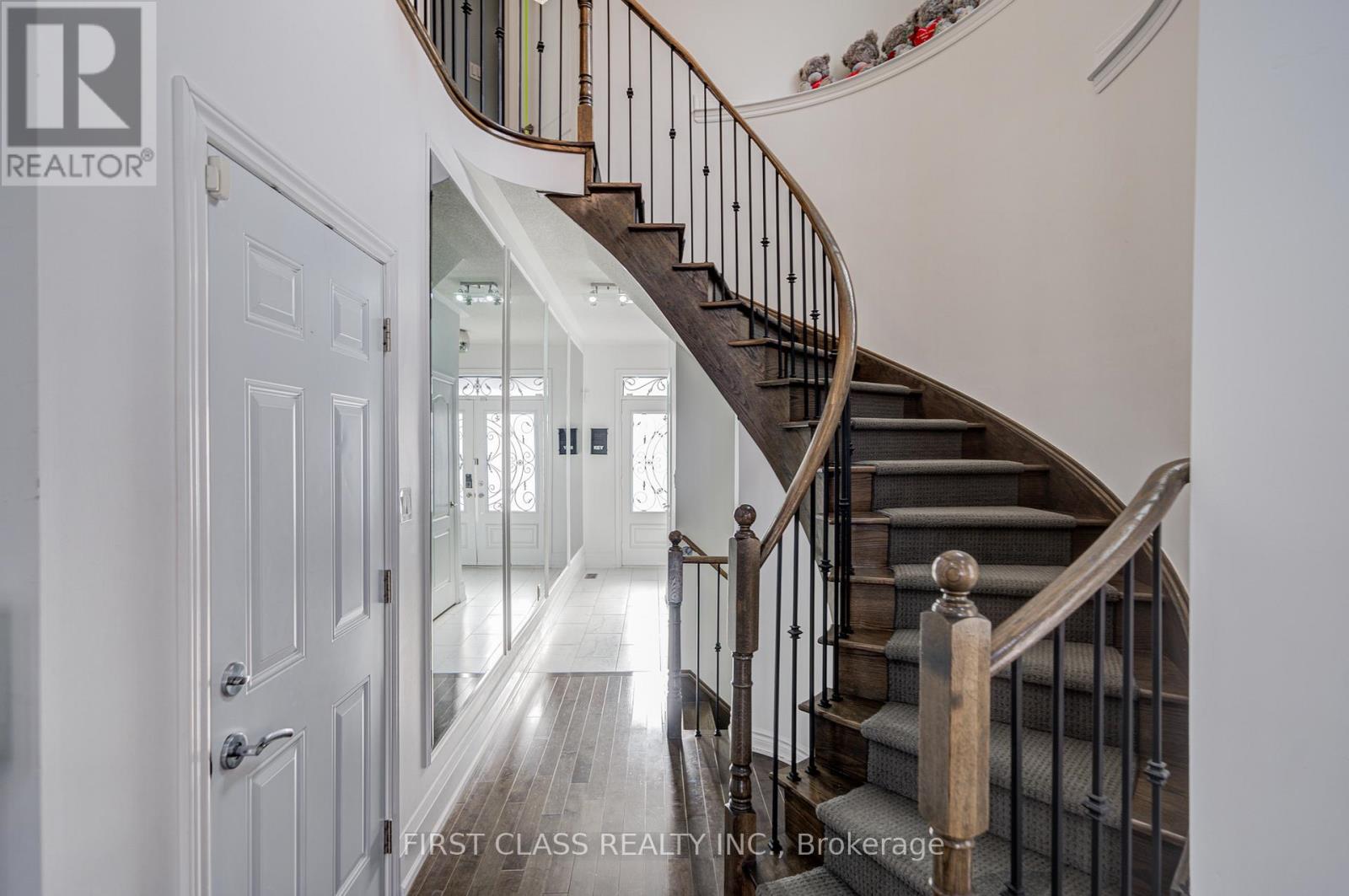 36 Staglin Court, Markham, Ontario  L6C 0K9 - Photo 7 - N12734506