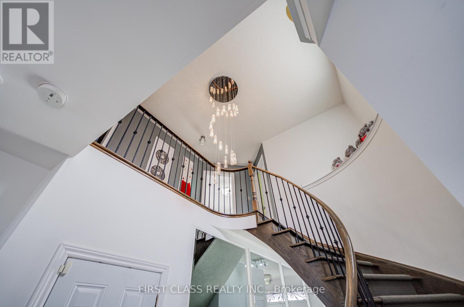 36 Staglin Court, Markham, Ontario  L6C 0K9 - Photo 8 - N12734506