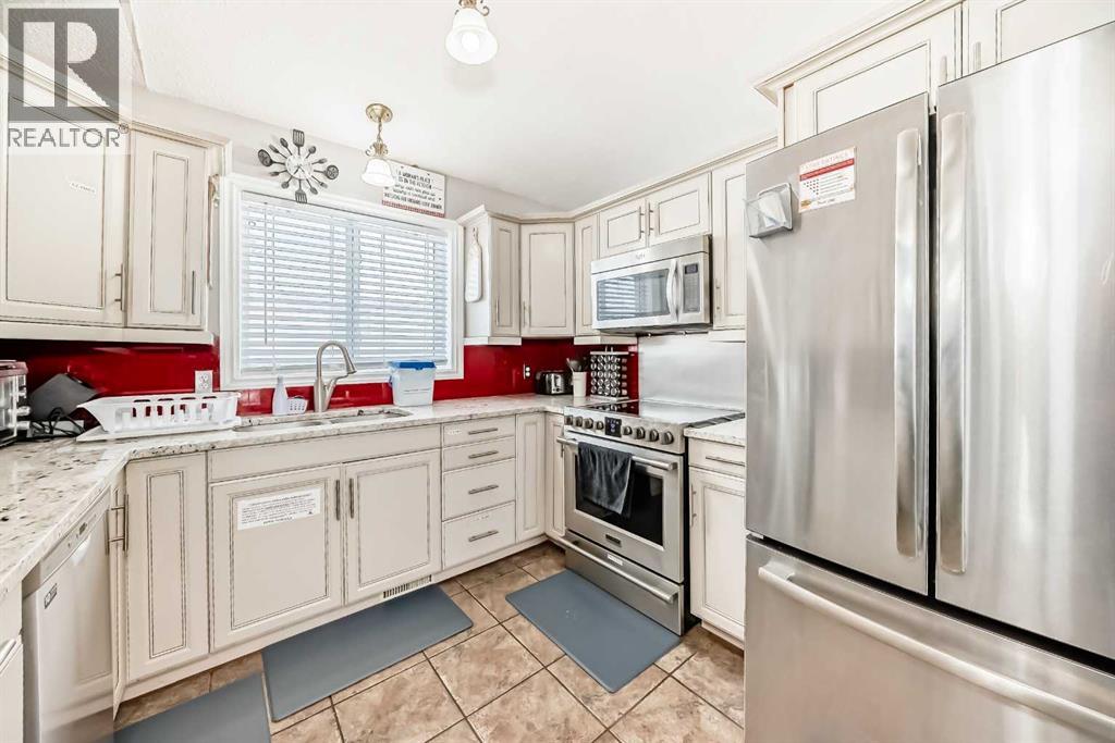 33 Martinridge Road Ne, Calgary, Alberta  t3j 3l4 - Photo 8 - A2273053