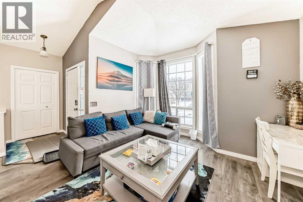 33 Martinridge Road Ne, Calgary, Alberta  t3j 3l4 - Photo 5 - A2273053