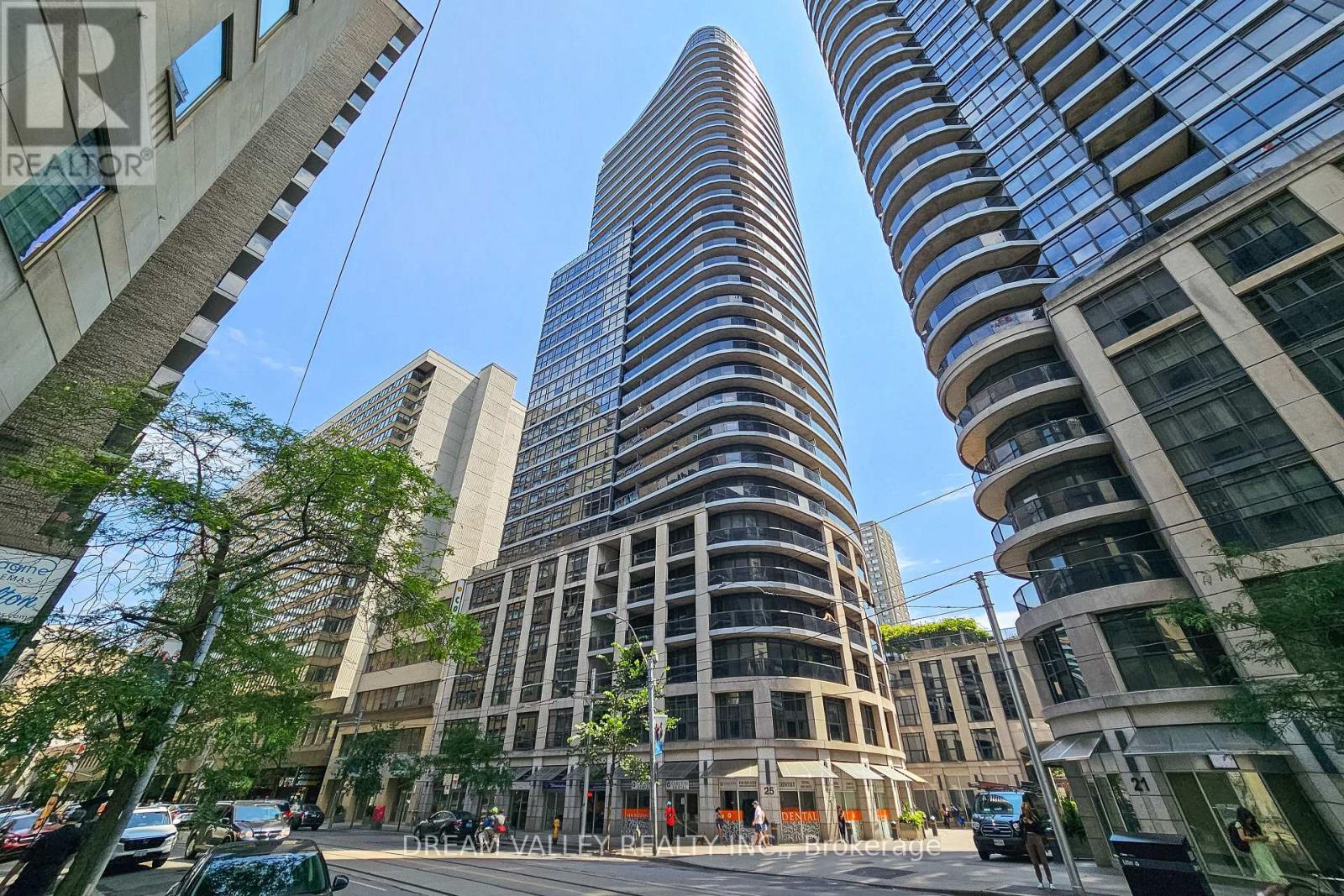 904 - 25 CARLTON STREET, Toronto, Ontario