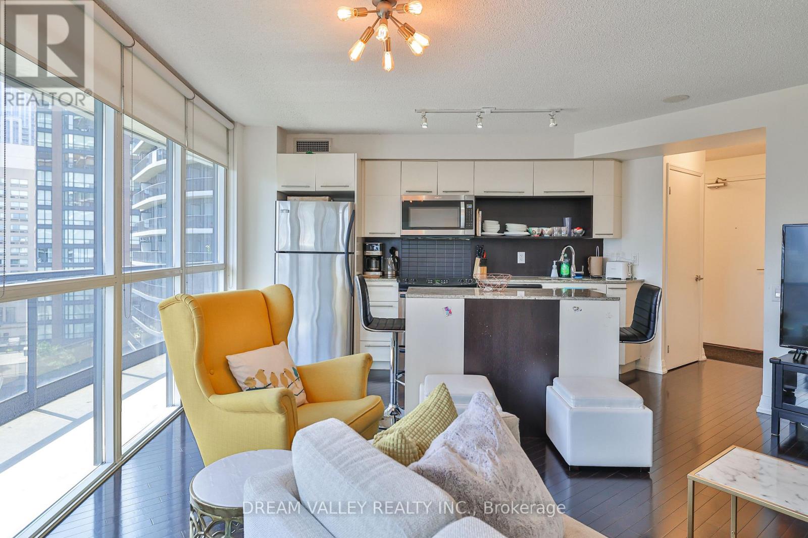 904 - 25 Carlton Street, Toronto, Ontario  M5B 1L4 - Photo 10 - C12734522